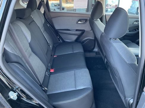 Used 2023 Nissan Rogue SV image 19