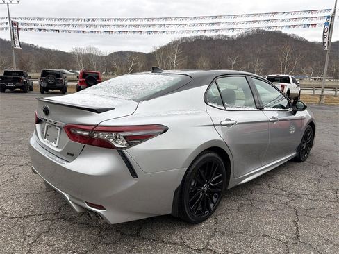 Used 2023 Toyota Camry XSE image 4