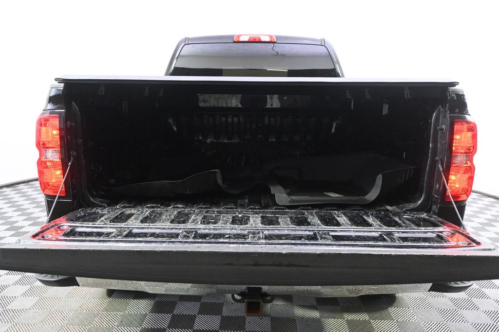 Used 2017 Chevrolet Silverado 1500 LT w/ LT Convenience Package AWD/4WD image 17