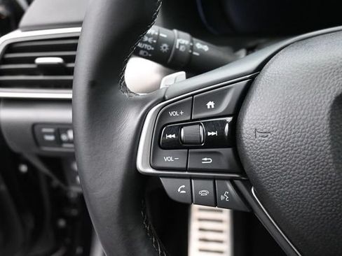 Used 2018 Honda Accord Sport image 4