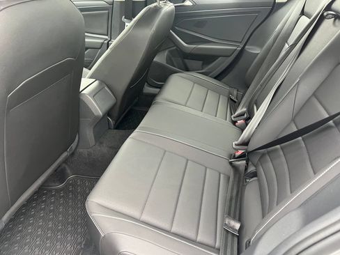Used 2024 Volkswagen Jetta SE FWD image 12
