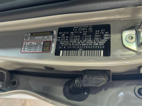 Certified 2024 Kia Sorento S w/ Panoramic Sunroof Package AWD/4WD image 31