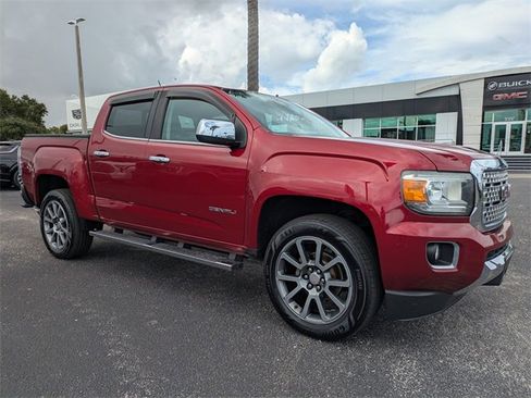Used 2019 GMC Canyon Denali image 2