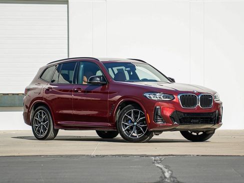 Used 2023 BMW X3 M40i image 3