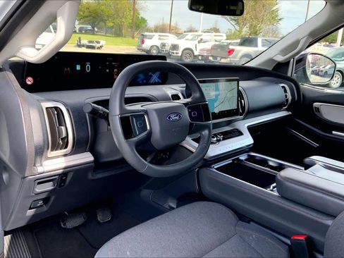 Certified 2025 Ford Expedition Max Active image 16