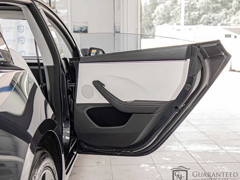 Used 2025 Tesla Model 3 Long Range RWD image 35