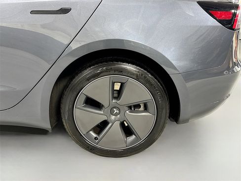 Used 2023 Tesla Model 3 Standard Range image 12