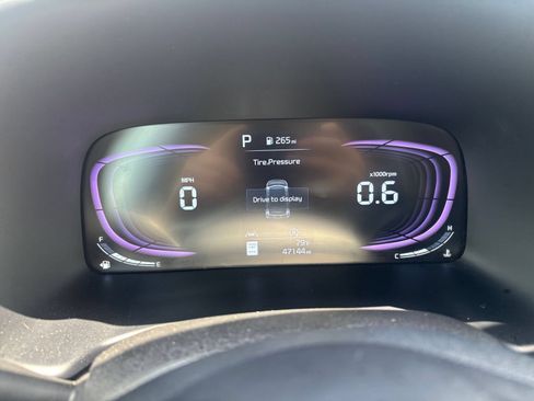 Used 2025 Kia Soul LX w/ LX Technology Package FWD image 38