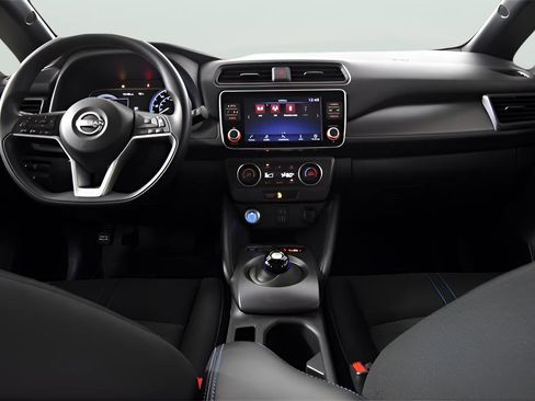 Used 2025 Nissan Leaf S FWD image 17