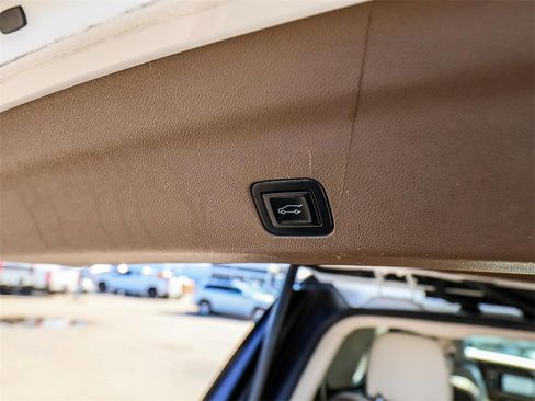 Used 2022 GMC Yukon Denali image 15