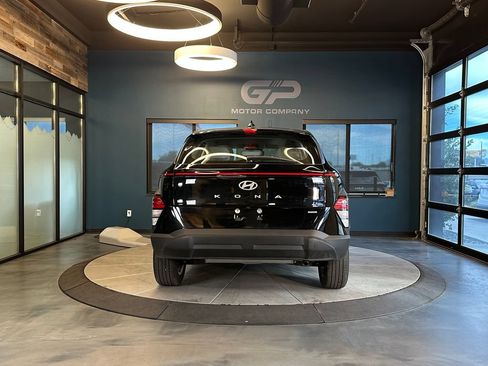 Used 2026 Hyundai Kona SE AWD/4WD image 4