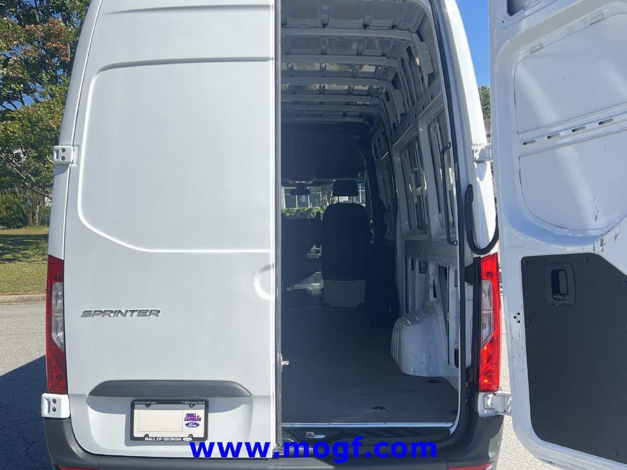Used 2025 Mercedes-Benz Sprinter 2500 image 17