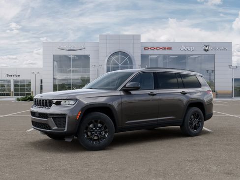New 2026 Jeep Grand Cherokee L 4WD image 2