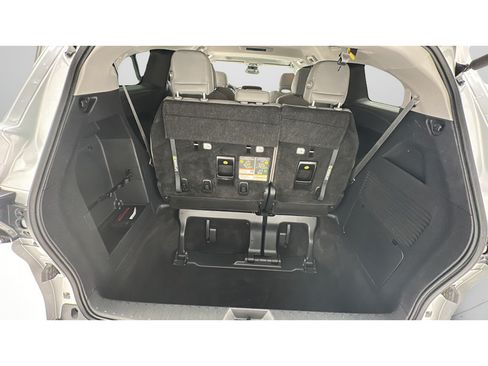 Used 2025 Toyota Sienna XLE FWD image 25