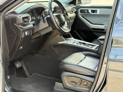 Certified 2022 Ford Explorer XLT w/ Equipment Group 202A image 6