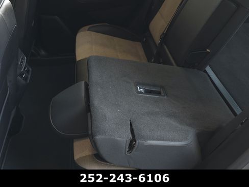 Used 2025 Chevrolet Equinox ACTIV w/ Safety and Technology Package FWD image 32