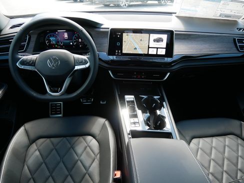 New 2025 Volkswagen Atlas SEL Premium R-Line image 8