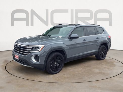 New 2025 Volkswagen Atlas SE FWD image 4