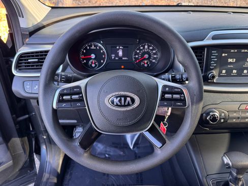 Used 2020 Kia Sorento LX image 27