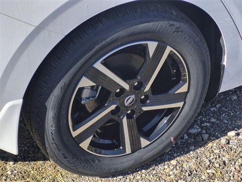 New 2025 Nissan Sentra SV image 5