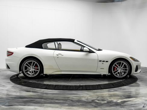Used 2018 Maserati GranTurismo Sport image 23
