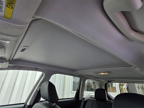 Used 2015 Subaru Forester 2.5i Limited image 9