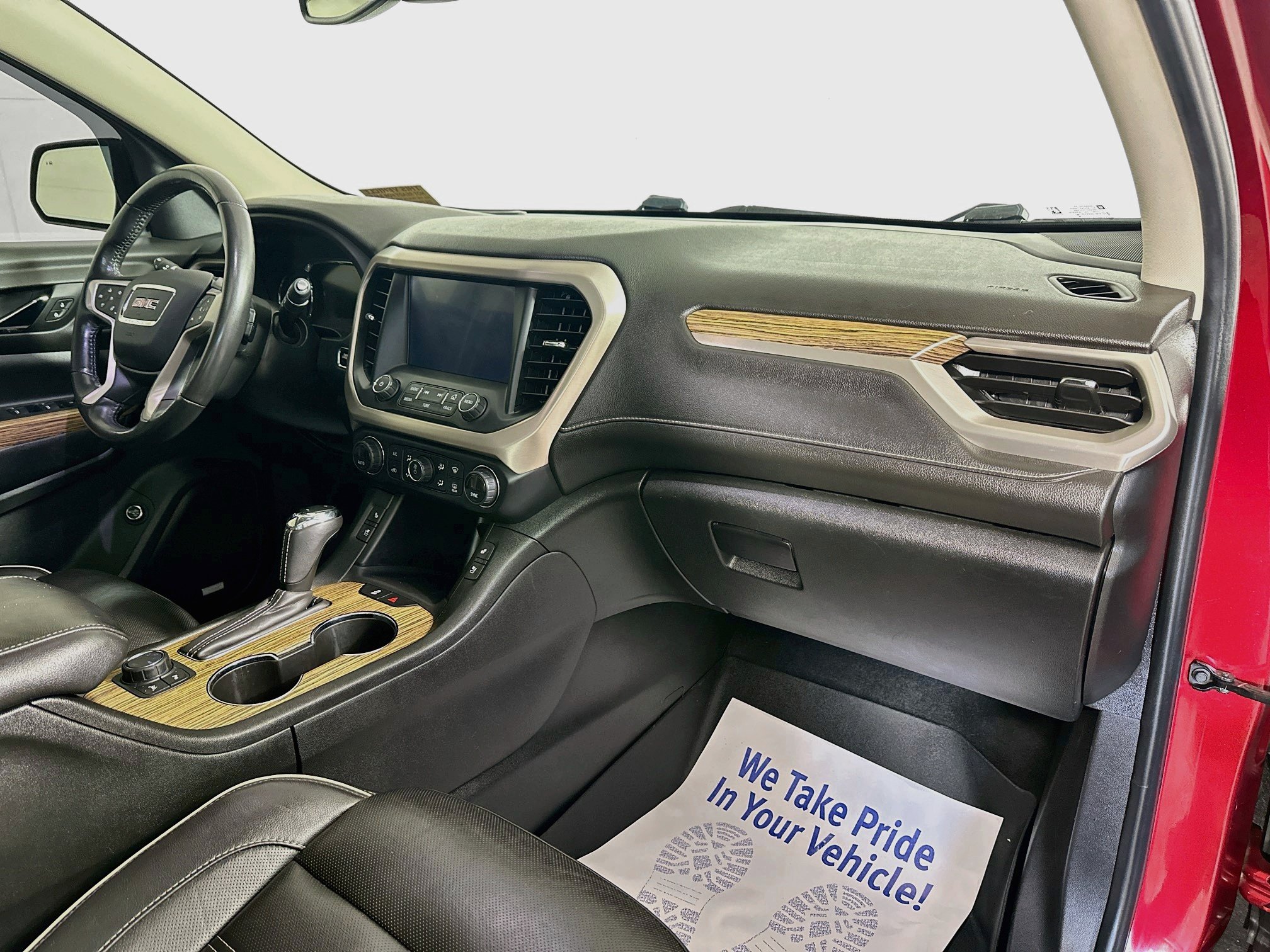 Used 2019 GMC Acadia Denali w/ Technology Package AWD/4WD image 30