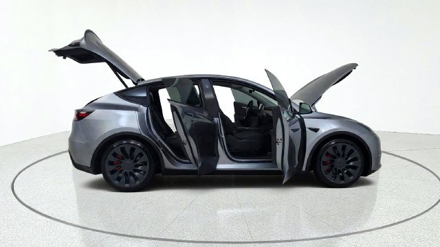 Used 2024 Tesla Model Y Performance AWD/4WD image 19