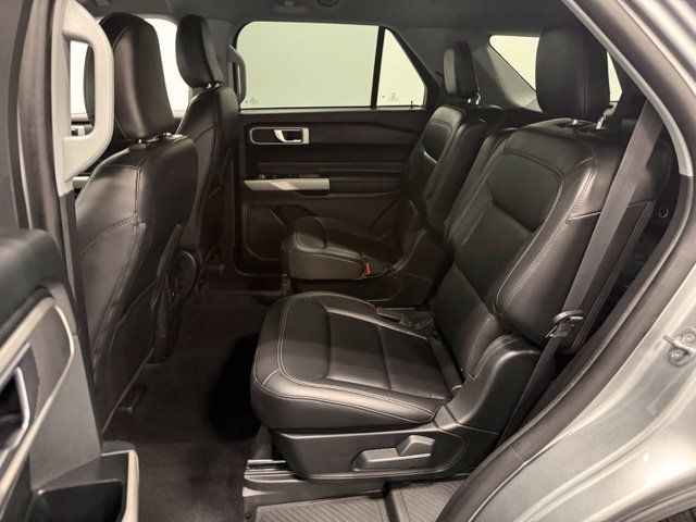 Used 2024 Ford Explorer XLT w/ Equipment Group 202A AWD/4WD image 27