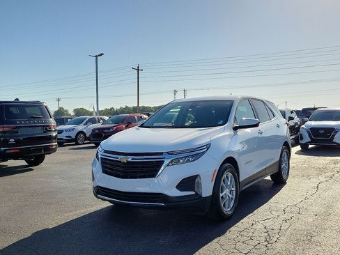 Used 2023 Chevrolet Equinox LT FWD image 2