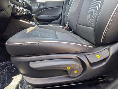 New 2025 Hyundai Venue Limited image 4