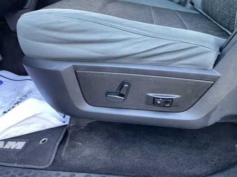 Used 2014 RAM 2500 Big Horn image 28