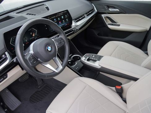 Used 2025 BMW X1 xDrive28i AWD/4WD image 10