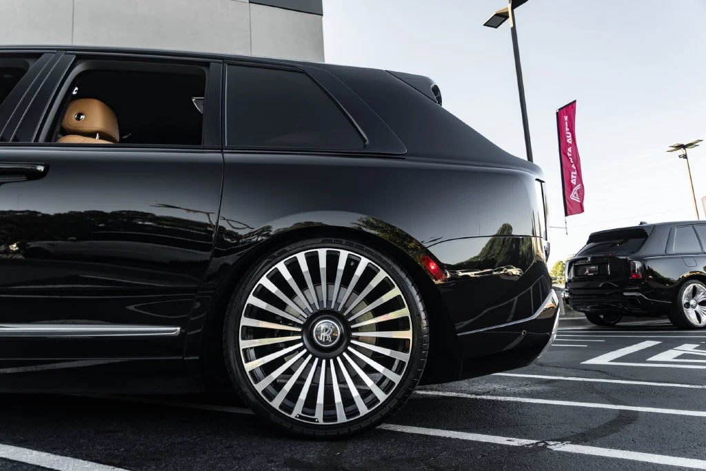 Used 2026 Rolls-Royce Cullinan w/ Cullinan Package AWD/4WD image 25