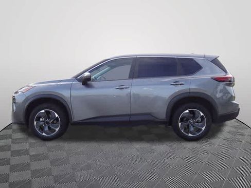 Used 2025 Nissan Rogue SV AWD/4WD image 2