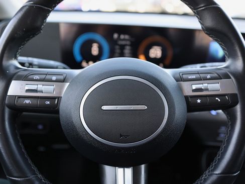 Certified 2025 Hyundai Kona SEL image 36