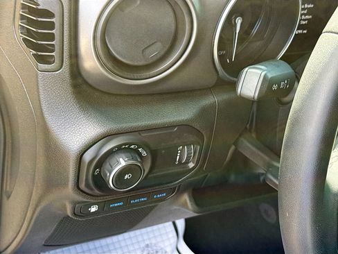 Used 2023 Jeep Wrangler Unlimited AWD/4WD image 11
