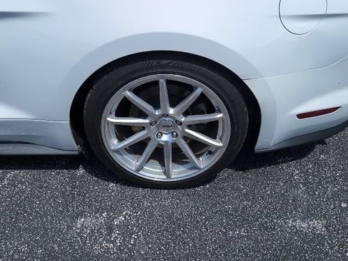 Used 2019 Ford Mustang GT RWD image 7