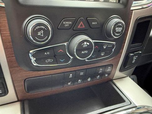 Used 2017 RAM 1500 Laramie w/ Convenience Group AWD/4WD image 19