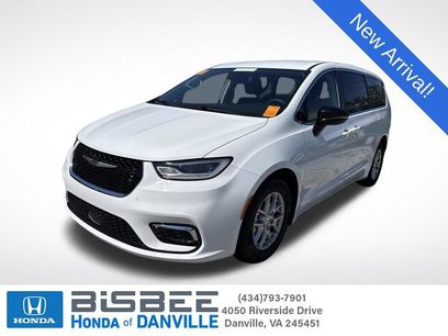 Used 2024 Chrysler Pacifica Touring-L
