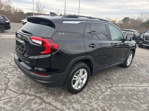 Used 2023 GMC Terrain SLE w/ Driver Convenience Package image 6