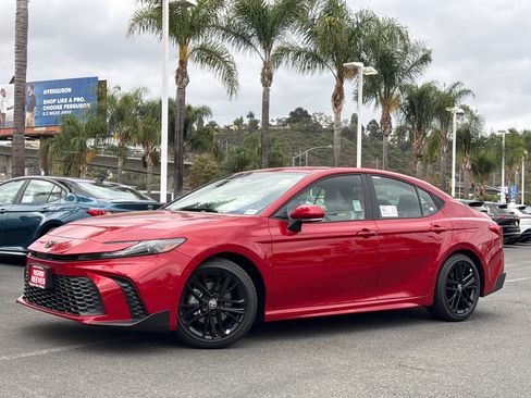 New 2026 Toyota Camry SE FWD image 2