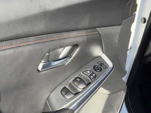 Certified 2025 Nissan Sentra SR image 23