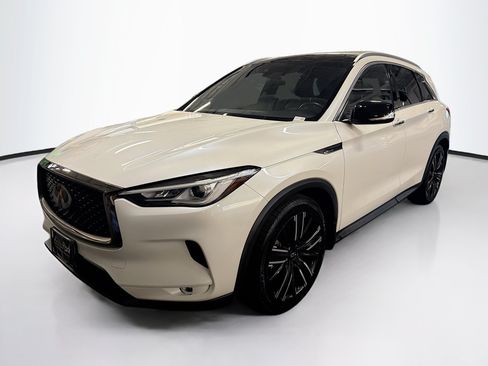 Used 2021 INFINITI QX50 Luxe w/ Appearance Package AWD/4WD image 3