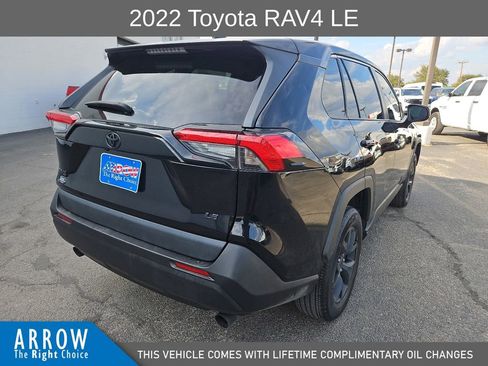 Used 2022 Toyota RAV4 LE image 12
