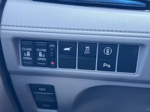 Used 2022 Honda Odyssey Elite image 19