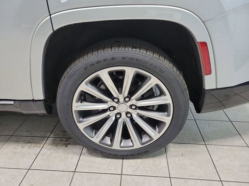 Used 2022 Jeep Grand Wagoneer Series II w/ Convenience Group III image 85