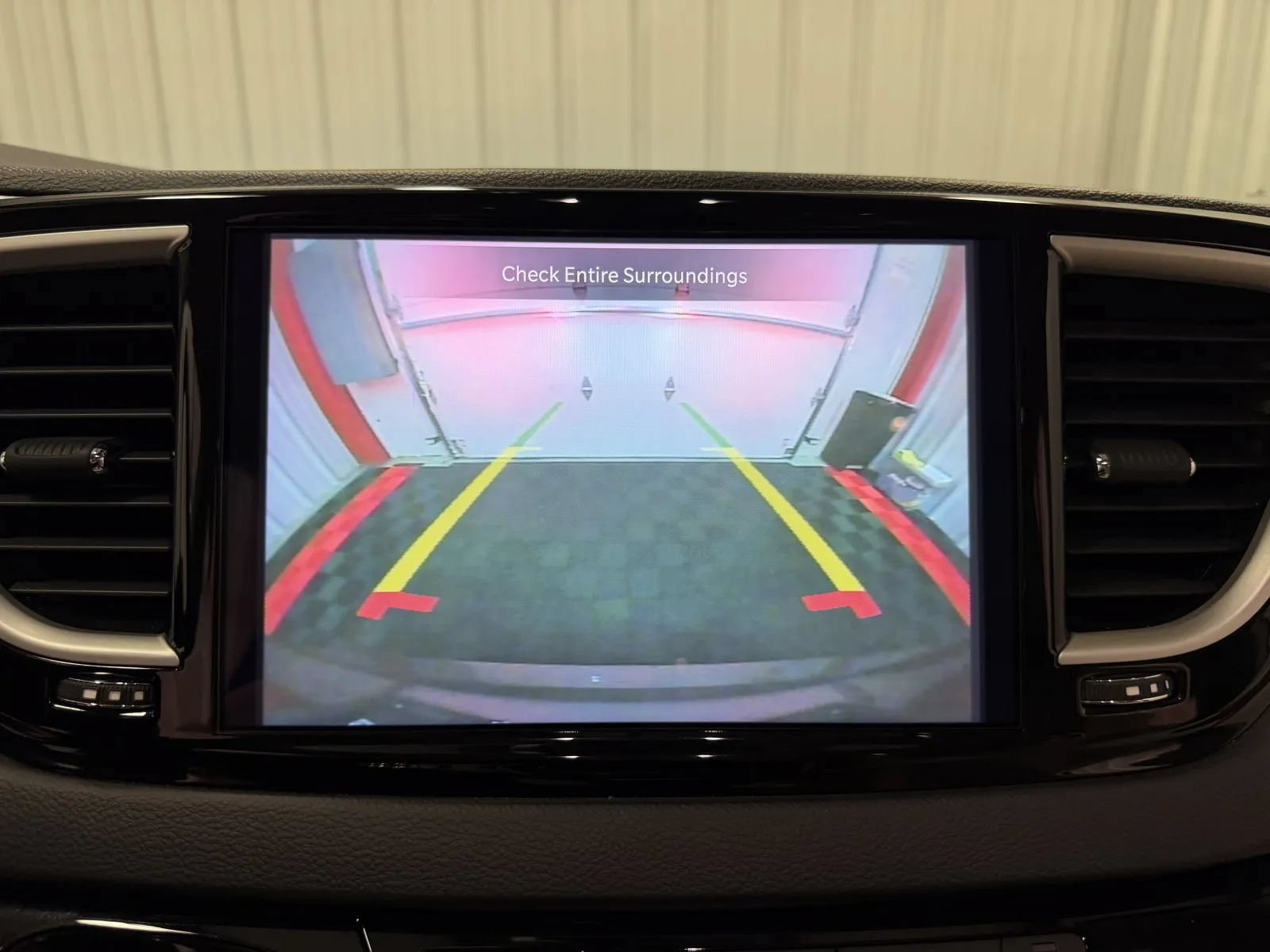 Used 2021 Chrysler Pacifica Touring-L FWD image 33