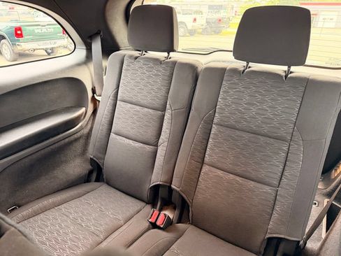 Used 2022 Dodge Durango SXT AWD/4WD image 16