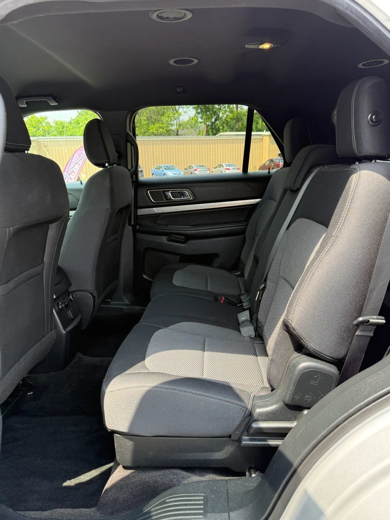 Used 2018 Ford Explorer XLT w/ Equipment Group 201A AWD/4WD image 23